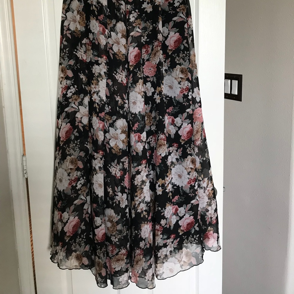 🆕NWT Windsor Maxi Skirt